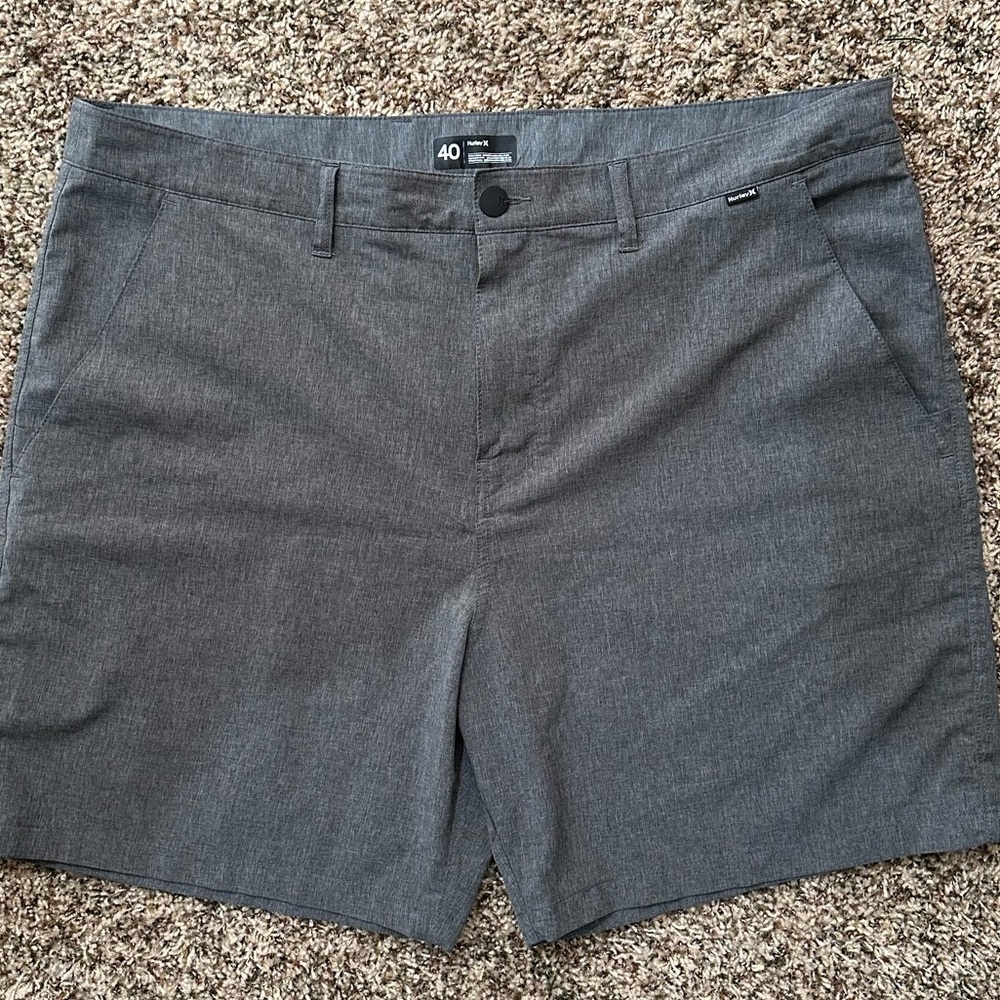 Like new *HURLEY Nike dri-fit* men’s gray casual wicking golf ⛳️ shorts - 40